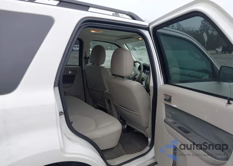 2009 Mercury Mariner V6 z USA, uszkodzony, nr VIN 4M2CU81G09KJ26379